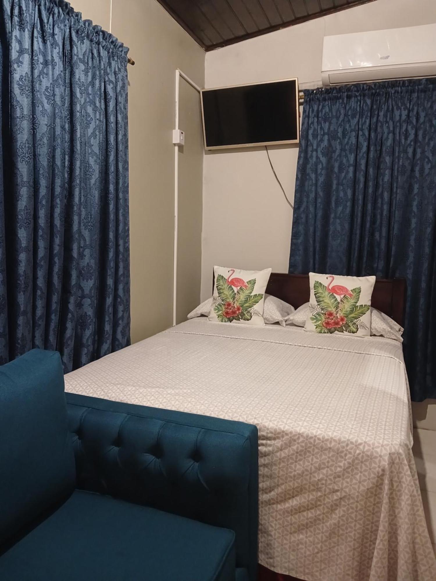 Ultimate Freedom Bed And Breakfast Santa Cruz Room photo